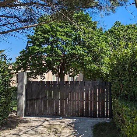 Holiday home Rez-de-jardin Independant Dans Ferme Maraichere Bio Avec Grand Jardin Privatif Clos Et Arbore
