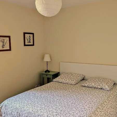 Rez-de-jardin Independant Dans Ferme Maraichere Bio Avec Grand Jardin Privatif Clos Et Arbore Holiday home